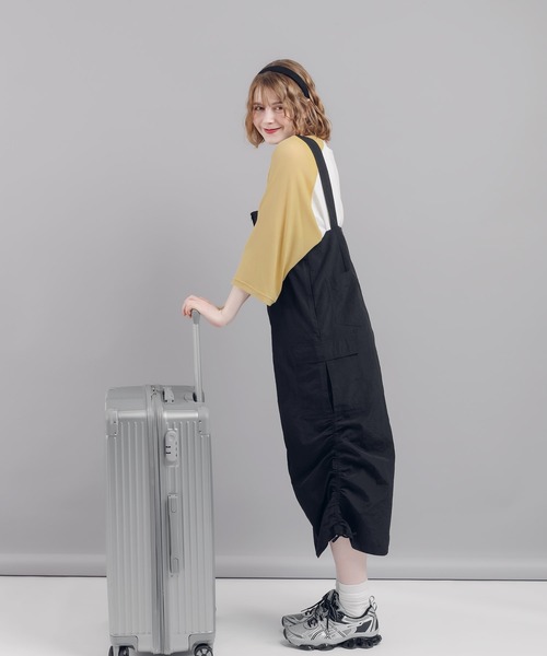 MUHET(ミュエータ)の「ナイロンジャンパースカート(ジャンパースカート・レディース・ブラック/カーキ・SMALL/MEDIUM)」の17枚目の写真