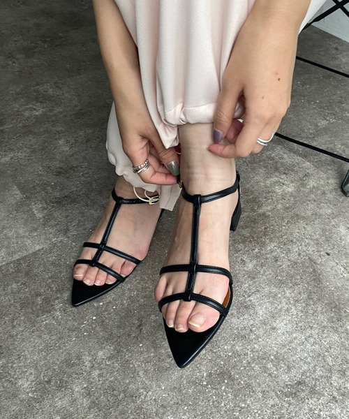 DouDou(ドゥドゥ)の「ポインテッドストラップサンダル(サンダル・レディース・ブラック/シルバー/ゴールド・SMALL/MEDIUM/LARGE)」の2枚目の写真