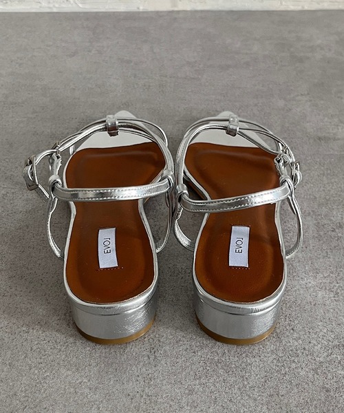 DouDou(ドゥドゥ)の「ポインテッドストラップサンダル(サンダル・レディース・ブラック/シルバー/ゴールド・SMALL/MEDIUM/LARGE)」の15枚目の写真