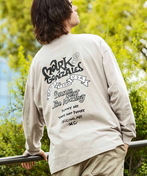 SHIFFON（シフォン）の「【WEB・直営店限定】MARK GONZALES ARTWORK COLLECTION(マーク ゴンザレス)バックプリントロングTシャツ/4type/4colors（Tシャツ/カットソー・メンズ・ブルー系その他2/ブルー系その他3/ブルー系その他4/ホワイト系1/ホワイト系2/ホワイト系3/ホワイト系4/ブラック系1/ブラック系2/ブラック系3/ブラック系4/ベージュ系1/ベージュ系2/ベージュ系3/ベージュ系4/ブルー系その他・M/L/XL）」の12枚目の写真
