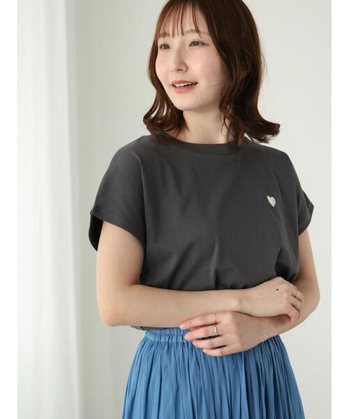 Te chichi TERRASSE（テチチテラス）の「【抗菌防臭】ハート刺繍Tシャツ（Tシャツ/カットソー・レディース・オフホワイト/ベージュ/チャコールグレー・F）」の9枚目の写真