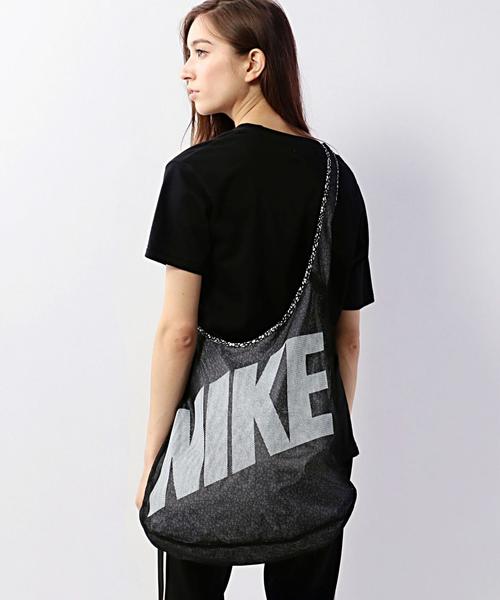 NIKE(ナイキ)の「NIKE(ナイキ) グラフィックリバーシブルトート(ショルダーバッグ・レディース・ブラック/コバルトブルー・フリー)」の15枚目の写真