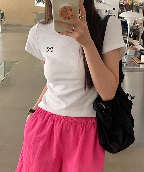 aimoha（アイモハ）の「リボン刺繍Tシャツ (SS)（Tシャツ/カットソー・レディース・グレー/ブルー/ブラック/ライトパープル/ホワイト・FREE）」の2枚目の写真