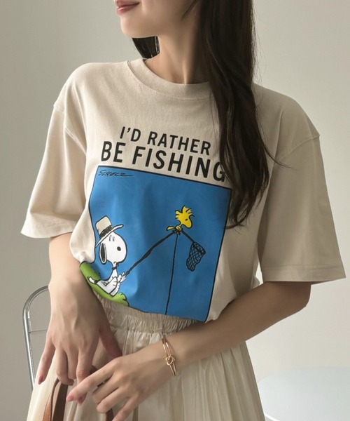 SNOOPY(スヌーピー)の「【PEANUTS/SNOOPY】別注 ピーナッツ スヌーピー 「FISHING」ヴィンテージ風Tシャツ(Tシャツ/カットソー・レディース・アイボリー/ネイビー/ブラック・XL/S/M/L)」の2枚目の写真