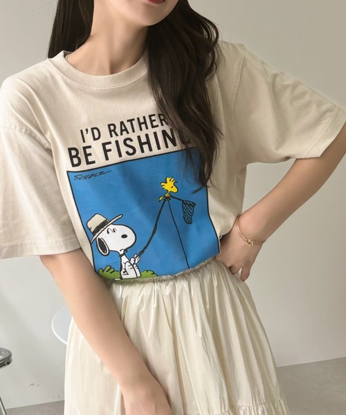 SNOOPY(スヌーピー)の「【PEANUTS/SNOOPY】別注 ピーナッツ スヌーピー 「FISHING」ヴィンテージ風Tシャツ(Tシャツ/カットソー・レディース・アイボリー/ネイビー/ブラック・XL/S/M/L)」の11枚目の写真
