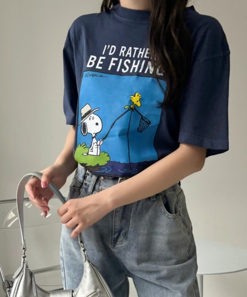 SNOOPY(スヌーピー)の「【PEANUTS/SNOOPY】別注 ピーナッツ スヌーピー 「FISHING」ヴィンテージ風Tシャツ(Tシャツ/カットソー・レディース・アイボリー/ネイビー/ブラック・XL/S/M/L)」の21枚目の写真