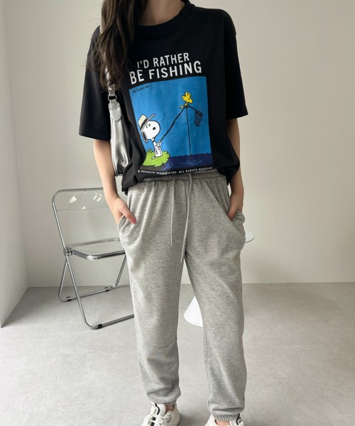 SNOOPY(スヌーピー)の「【PEANUTS/SNOOPY】別注 ピーナッツ スヌーピー 「FISHING」ヴィンテージ風Tシャツ(Tシャツ/カットソー・レディース・アイボリー/ネイビー/ブラック・XL/S/M/L)」の6枚目の写真