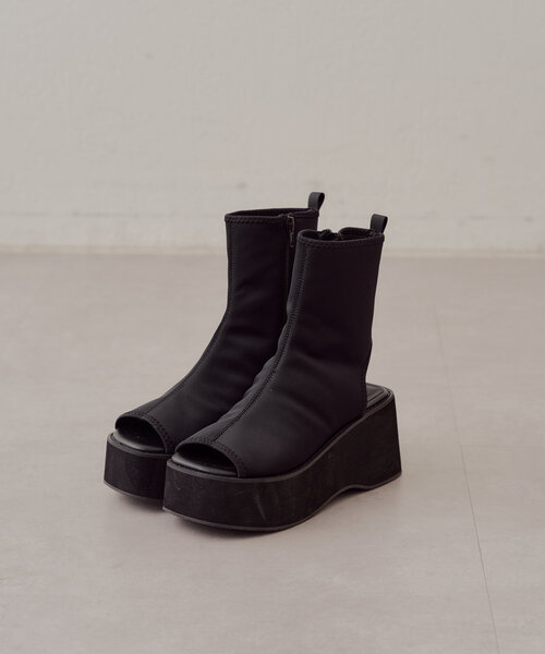 Chico(チコ)の「オープントゥショート厚底ブーツ(ブーツ・レディース・ブラック/アイボリー・LARGE/MEDIUM/SMALL)」の15枚目の写真
