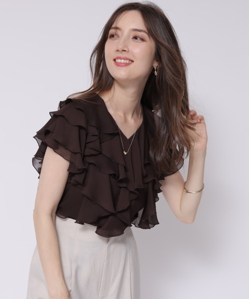 Apuweiser-riche（アプワイザーリッシェ）の「フリルショートブラウス