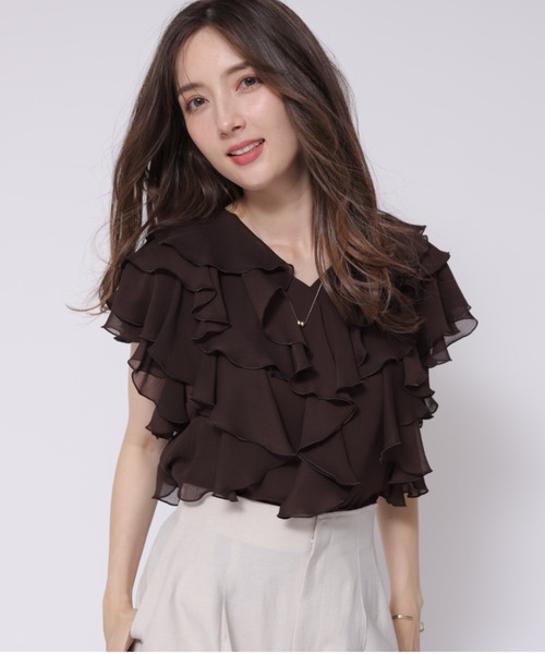 【新品タグ付き】Apuweiser-riche フリルショートブラウス Apuweiser-riche（アプワイザーリッシェ）の「フリルショート