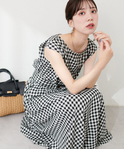 natural couture(ナチュラルクチュール)の「べっ甲Dかん太ベルト涼しげワンピース(ワンピース・レディース・ブラック/サックスブルー/ボルドー/ミント/チェック/ベージュ・FREE)」の6枚目の写真