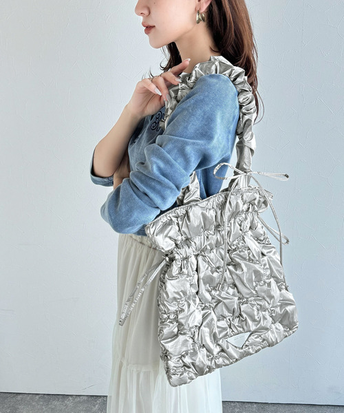 mily bilet（ミウィビレット）の「【mily bilet】愛らしさNo1。ドロストリボンハンドル使いシャイニーキルティングリボントート＆巾着２WAYバック（トートバッグ・レディース・ホワイト/ブラック/シルバー・ONE SIZE）」の20枚目の写真