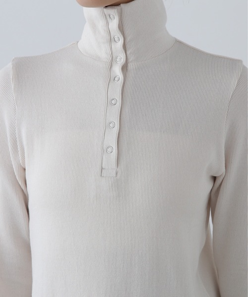 N.（N. Natural Beauty Basic）（エヌエヌナチュラルビューティーベーシック）の「◆ヘンリースナップボタンカットソー（Tシャツ/カットソー・レディース・チャコールグレー/ホワイト・MEDIUM）」の8枚目の写真