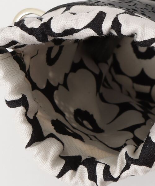 marimekko(マリメッコ)の「Unikko / Imprint Nano Bucket Bag(ショルダーバッグ・レディース・ブラック・FREE)」の8枚目の写真