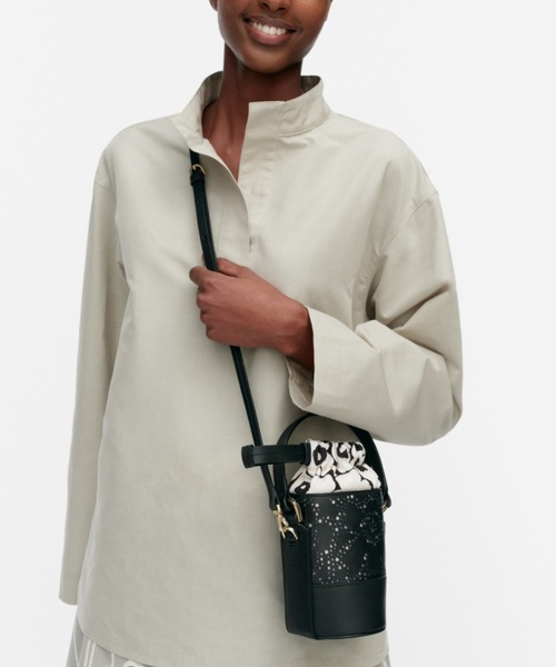 marimekko(マリメッコ)の「Unikko / Imprint Nano Bucket Bag(ショルダーバッグ・レディース・ブラック・FREE)」の5枚目の写真