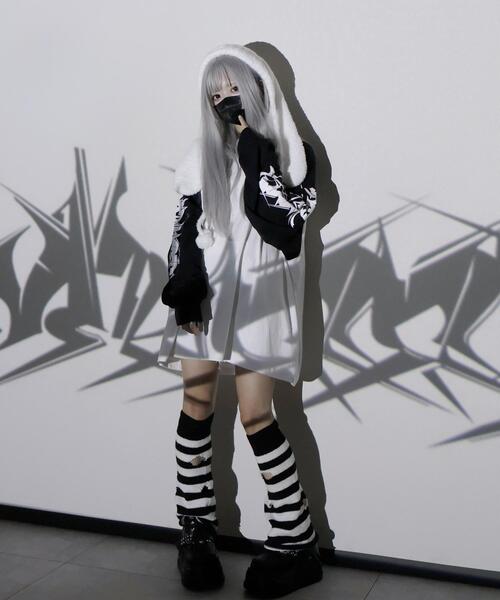 Whinny（ホワイニー）の「Whinny/イナズマダイナマイト（Tシャツ/カットソー・レディース・スミクロ/ホワイト/ブラック・FREE）」の4枚目の写真