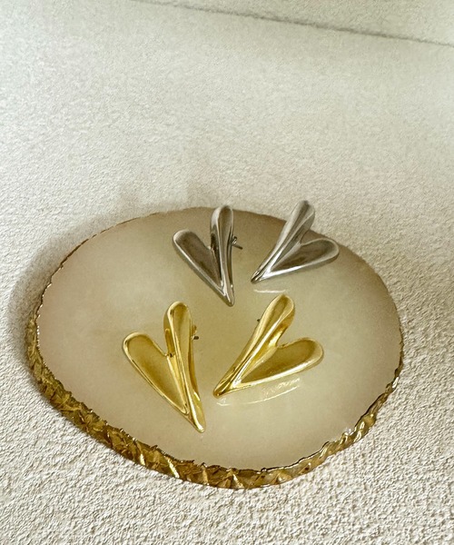 LIPSERVICE(リップサービス)の「ニュアンスハートピアス(ピアス(両耳用)・レディース・シルバー/ゴールド・FREE)」の4枚目の写真