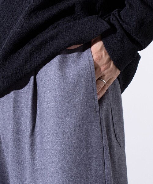 GEVACO（ゲバコ）の「【GEVACO/ゲバコ】TR タック入り イージーワイドパンツ チェック ワンポイントロゴ（スラックス・メンズ・グレー系その他/ブラック/グレー・M/L）」の10枚目の写真