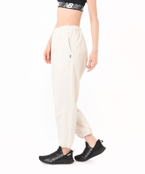 NEW BALANCE(ニューバランス)の「裏起毛トリコットラインドパンツ(スウェットパンツ・レディース・ネイビー/ブラック/アイボリー・SMALL/MEDIUM/LARGE/X-LARGE)」の4枚目の写真