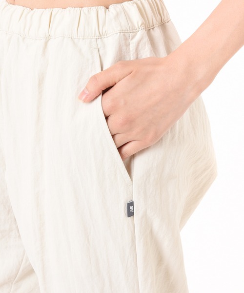 NEW BALANCE(ニューバランス)の「裏起毛トリコットラインドパンツ(スウェットパンツ・レディース・ネイビー/ブラック/アイボリー・SMALL/MEDIUM/LARGE/X-LARGE)」の9枚目の写真