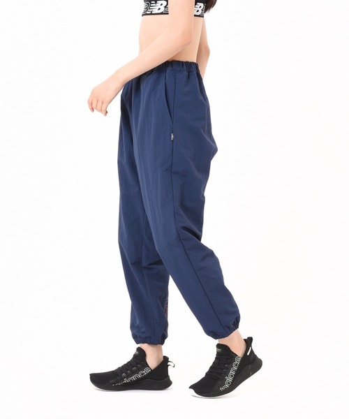 NEW BALANCE(ニューバランス)の「裏起毛トリコットラインドパンツ(スウェットパンツ・レディース・ネイビー/ブラック/アイボリー・SMALL/MEDIUM/LARGE/X-LARGE)」の21枚目の写真