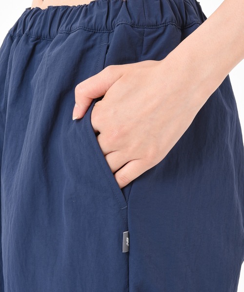 NEW BALANCE(ニューバランス)の「裏起毛トリコットラインドパンツ(スウェットパンツ・レディース・ネイビー/ブラック/アイボリー・SMALL/MEDIUM/LARGE/X-LARGE)」の5枚目の写真