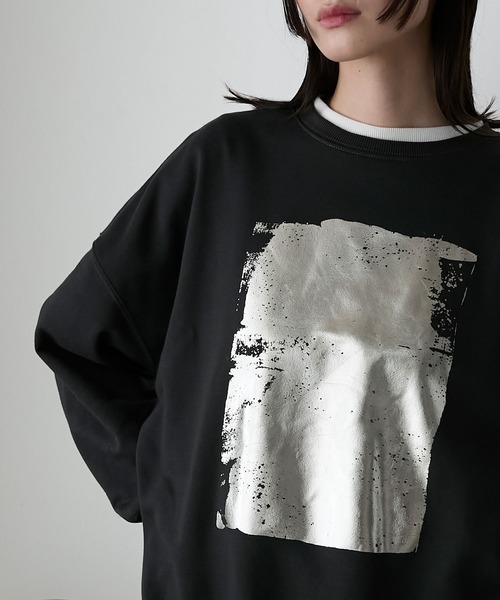 forksy.(フォルクシー)の「【forksy.】かすれ箔プリントオーバーサイズスウェット(スウェット・レディース・ブラック/クリーム/ホワイト・FREE)」の10枚目の写真
