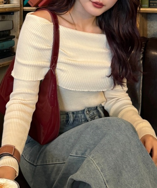 efill(エフィル)の「オフショル リブ ニット トップス(ニット/セーター・レディース・ベージュ/ブラック・FREE)」の6枚目の写真