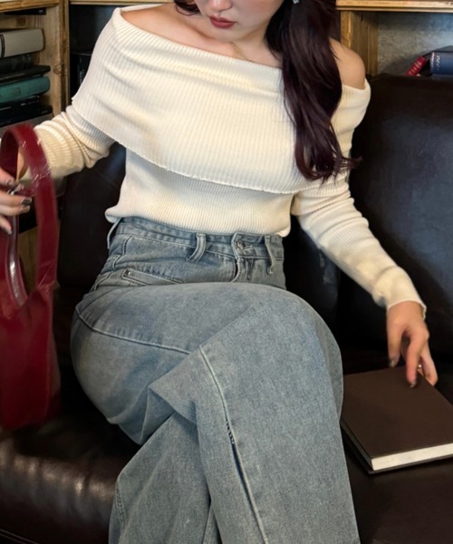 efill(エフィル)の「オフショル リブ ニット トップス(ニット/セーター・レディース・ベージュ/ブラック・FREE)」の7枚目の写真