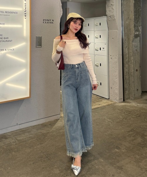 efill(エフィル)の「オフショル リブ ニット トップス(ニット/セーター・レディース・ベージュ/ブラック・FREE)」の11枚目の写真