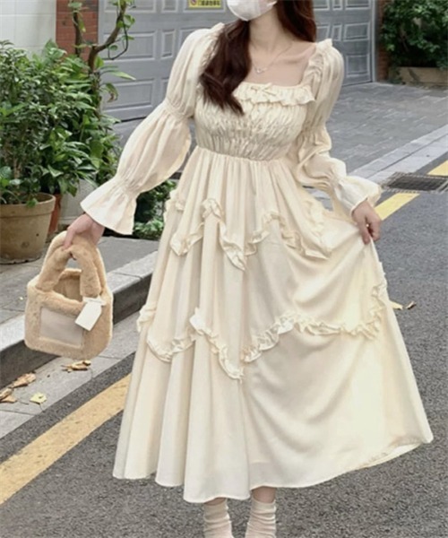 Dream garden（ドリームガーデン）の「シャーリングフリルワンピース（ワンピース・レディース・ベージュ・L/M/S）」の8枚目の写真