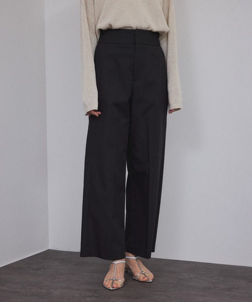 SALON adam et rope'（サロン アダム エ ロペ）の「コットンライクスタイルアップパンツ（スラックス・レディース・ネイビー/ベージュ/グレー/ブラック/オフホワイト/ブラウン・X-SMALL/S/M）」の14枚目の写真