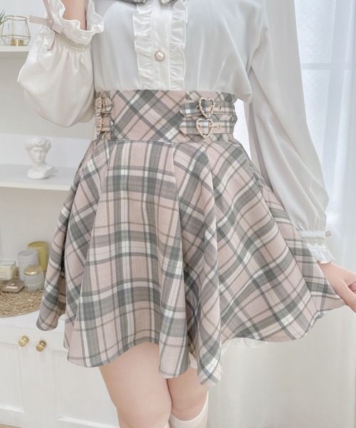 ROJITA(ロジータ)の「【セットアップ対応】ハートWバックルスカショーパン(スカート・レディース・ピンクベージュ/ブラック/ブルー・FREE)」の3枚目の写真