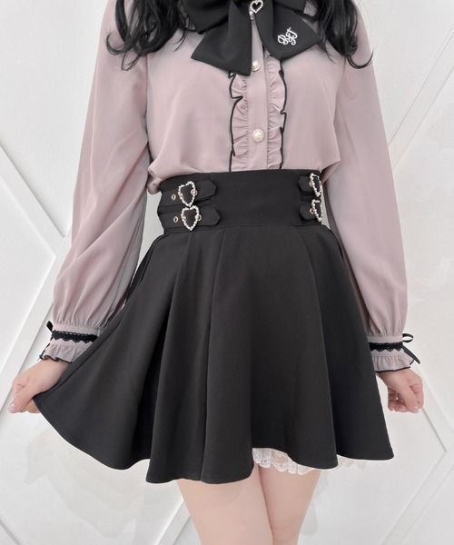 ROJITA(ロジータ)の「【セットアップ対応】ハートWバックルスカショーパン(スカート・レディース・ピンクベージュ/ブラック/ブルー・FREE)」の4枚目の写真