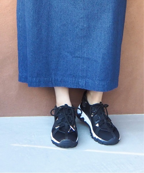 enchanted(エンチャンテッド)の「レースアップエラスティックスニーカーサンダル(サンダル・レディース・アイボリー/ブラック/ネイビー・LL/L/M/S/3L)」の5枚目の写真