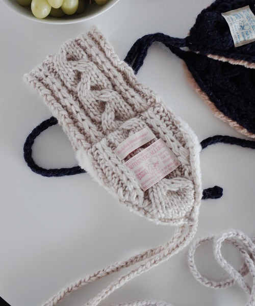ROCKFISH WEATHERWEAR(ロックフィッシュウェザーウェア)の「CABLE FUR KNIT EARMUFF(イヤーマフ・レディース・グレー/ラベンダー/ネイビー/ベージュ・FREE)」の13枚目の写真