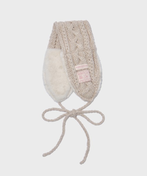 ROCKFISH WEATHERWEAR(ロックフィッシュウェザーウェア)の「CABLE FUR KNIT EARMUFF(イヤーマフ・レディース・グレー/ラベンダー/ネイビー/ベージュ・FREE)」の9枚目の写真