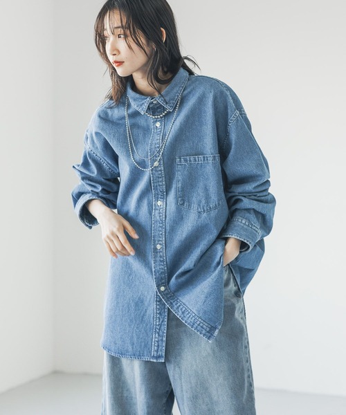 LOWRYS FARM（ローリーズファーム）の「デニムカコウシャツ　 289059（シャツ/ブラウス・メンズ・ブルー/グレー・LARGE/MEDIUM）」の2枚目の写真