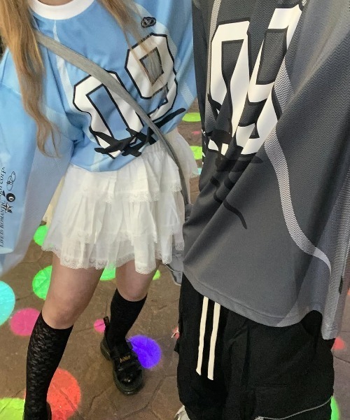 ROMANTIC CROWN(ロマンティッククラウン)の「A'GEM/9 × .kom 『ROMANTIC CROWN/ロマンティック クラウン』NEW ROMANTIC SPORTS JERSEY /ニューロマンティックスポーツジャージ(Tシャツ/カットソー・レディース・ライトブルー/チャコールグレー・L/XL/M)」の10枚目の写真