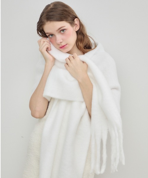 TITTY&CO.（ティティーアンドコー）の「ボリュームホイップマフラー（ストール/ショール・レディース・ホワイト/ピンク/パープル・FREE）」の2枚目の写真