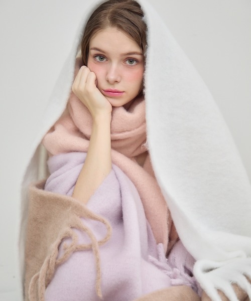 TITTY&CO.（ティティーアンドコー）の「ボリュームホイップマフラー（ストール/ショール・レディース・ホワイト/ピンク/パープル・FREE）」の3枚目の写真