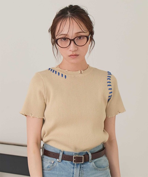 miette(ミエット)の「配色ステッチダメージトップス(ニット/セーター・レディース・ブラック/オフホワイト/ネイビー/ベージュ・FREE)」の3枚目の写真