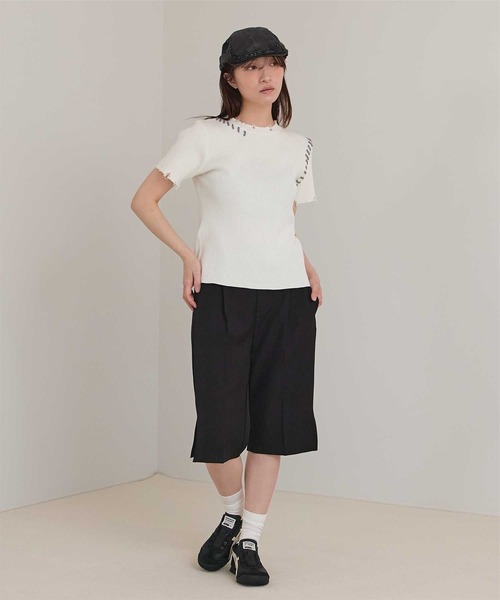 miette(ミエット)の「配色ステッチダメージトップス(ニット/セーター・レディース・ブラック/オフホワイト/ネイビー/ベージュ・FREE)」の10枚目の写真
