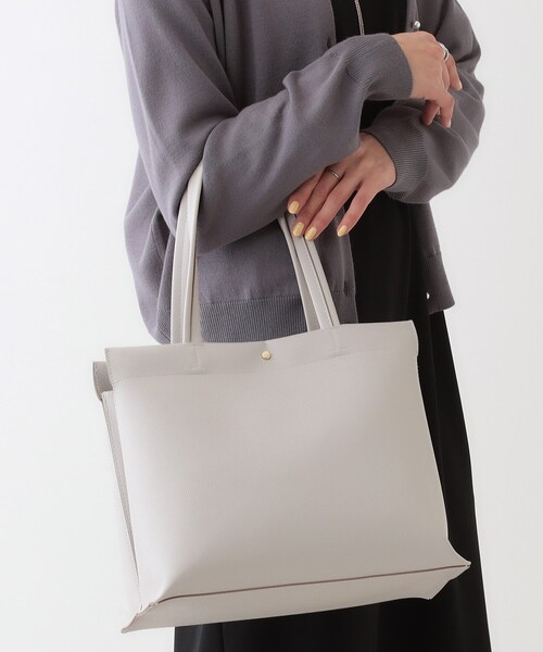 SHOO・LA・RUE（シューラルー）の「【軽量】スクエアトートバッグ（トートバッグ・レディース・ブラック/ライトベージュ/グレー・00）」の8枚目の写真