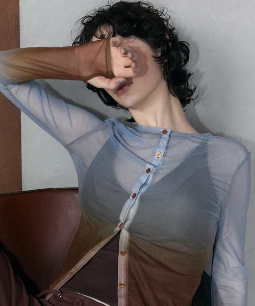 le ELMi（ルエルミ）の「2way gradient sheer cardigan / 2way パワーメッシュ グラデーション カーデトップス（カーディガン/ボレロ・レディース・ブルー/ピンク/ブラウン・FREE）」の7枚目の写真