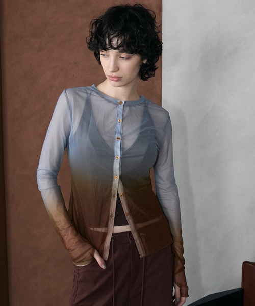 le ELMi（ルエルミ）の「2way gradient sheer cardigan / 2way パワーメッシュ グラデーション カーデトップス（カーディガン/ボレロ・レディース・ブルー/ピンク/ブラウン・FREE）」の10枚目の写真