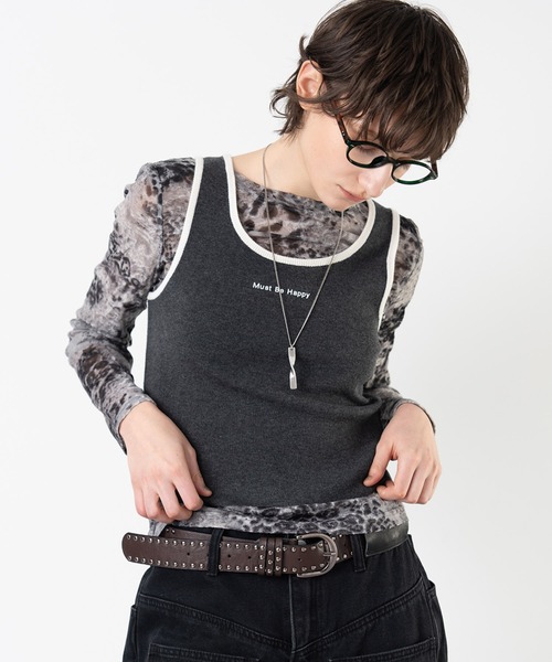 ELOOPS(イーループス)の「【ELOOPS】スローガンプリント入り ウールニットショートトップス(Tシャツ/カットソー・レディース・アイボリー/チャコールグレー・FREE)」の1枚目の写真