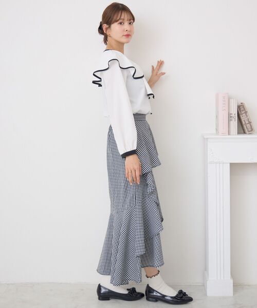 ems excite（エムズエキサイト）の「パイピングフロントリボンBL（シャツ/ブラウス・レディース・ブラック/ナチュラル・FREE）」の6枚目の写真