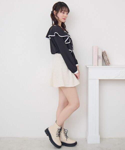 ems excite（エムズエキサイト）の「パイピングフロントリボンBL（シャツ/ブラウス・レディース・ブラック/ナチュラル・FREE）」の16枚目の写真