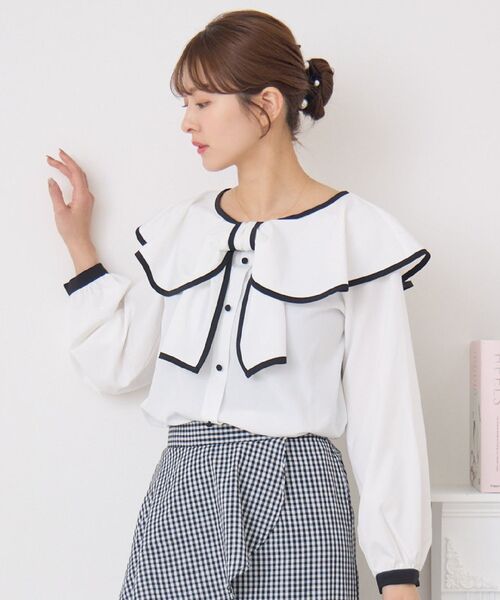 ems excite（エムズエキサイト）の「パイピングフロントリボンBL（シャツ/ブラウス・レディース・ブラック/ナチュラル・FREE）」の4枚目の写真